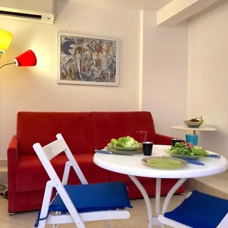 In Sur Village Теуль-сюр-Мер